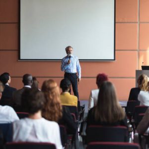 Intervenir face à un groupe pour motiver, convaincre et faire agir